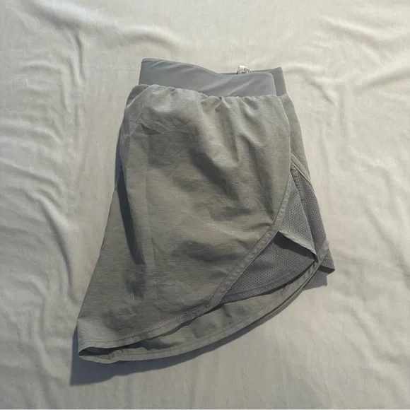 Under Armour Athletic Shorts Women’s Size Small - Picture 2 of 7